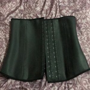 NWOT PreMadonna Waist trainer